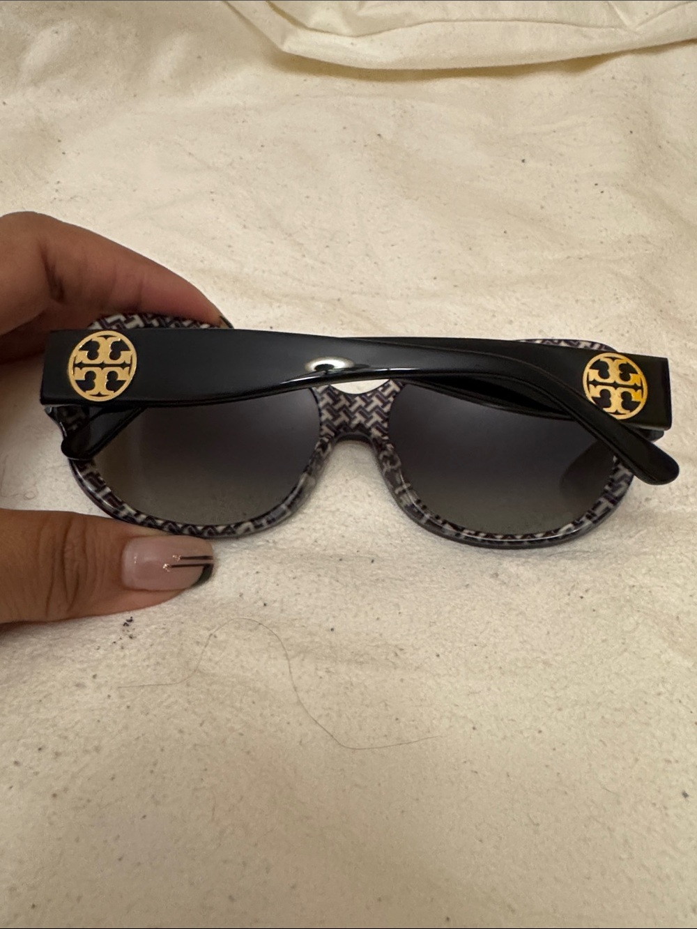 Tory Burch Oversized Women's Sunglasses - Black - Picture 7 of 11